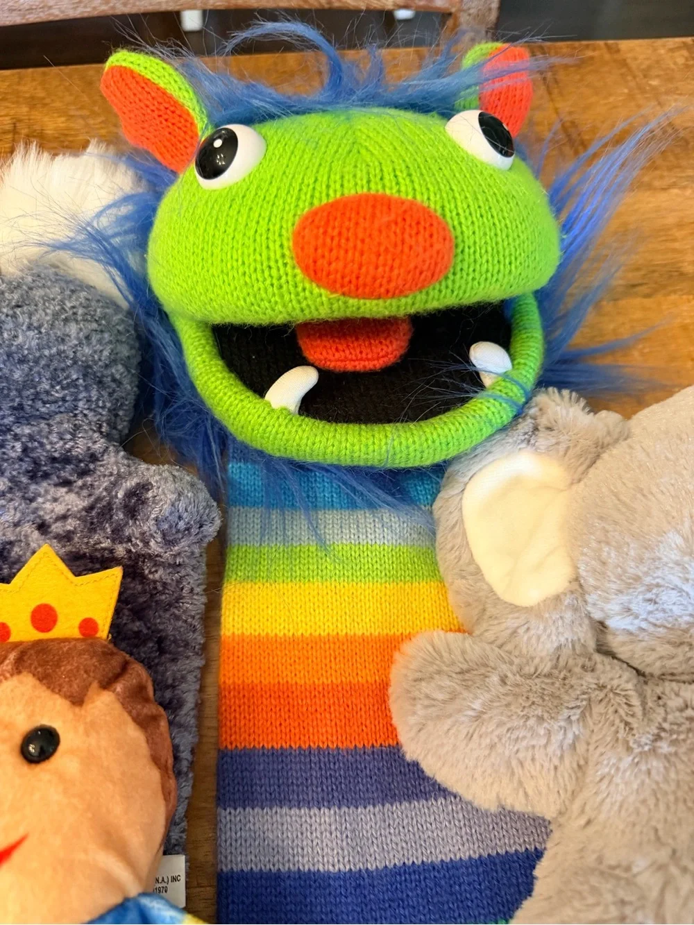 huge bundle of over 25 hand puppets vintage Disney crochet and so much more